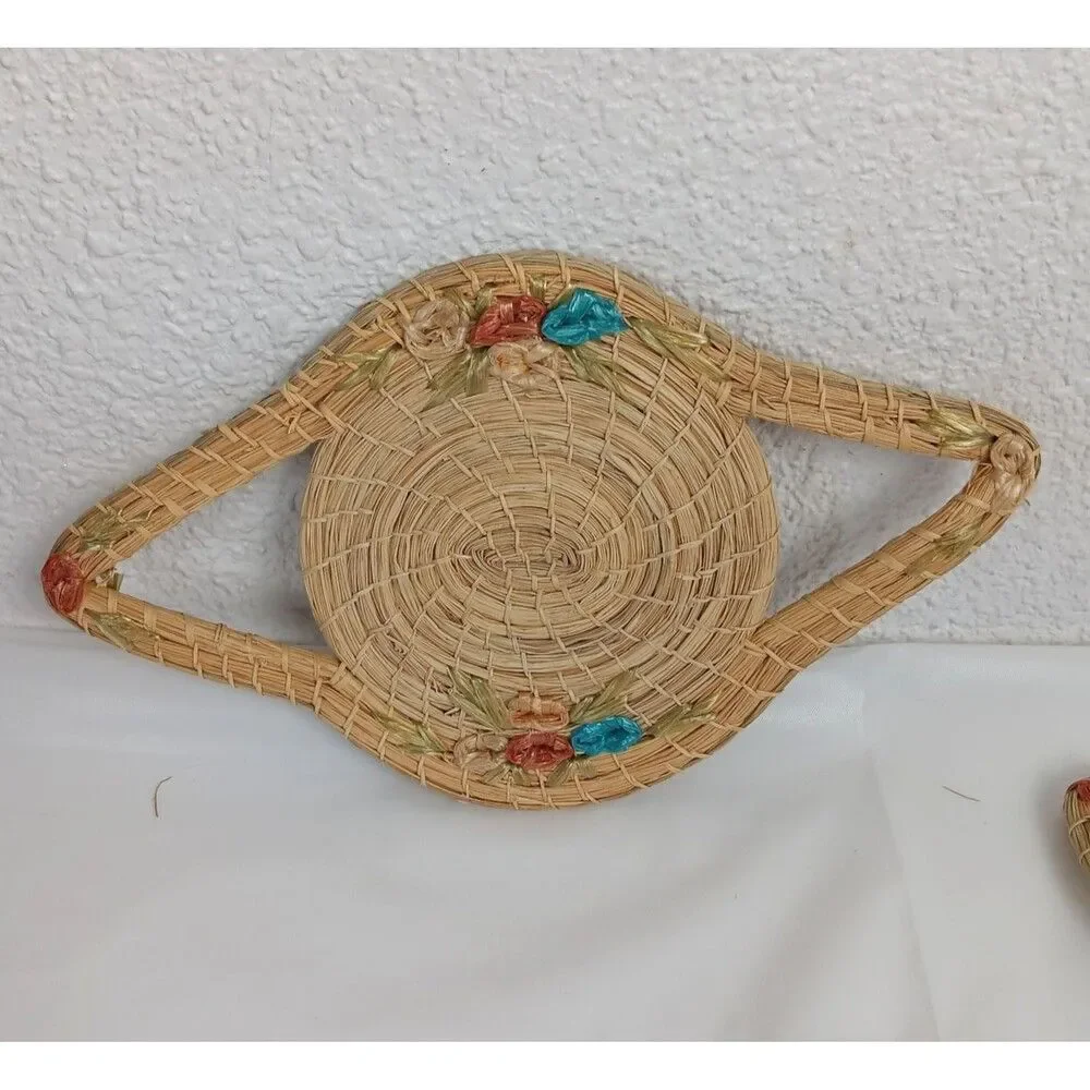 Vintage Hand Woven Straw Grass Trivets Hot Pads Wall Hangings Raffia Flowers